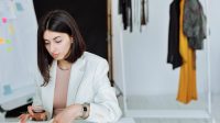 inspirasi mix and match outer putih
