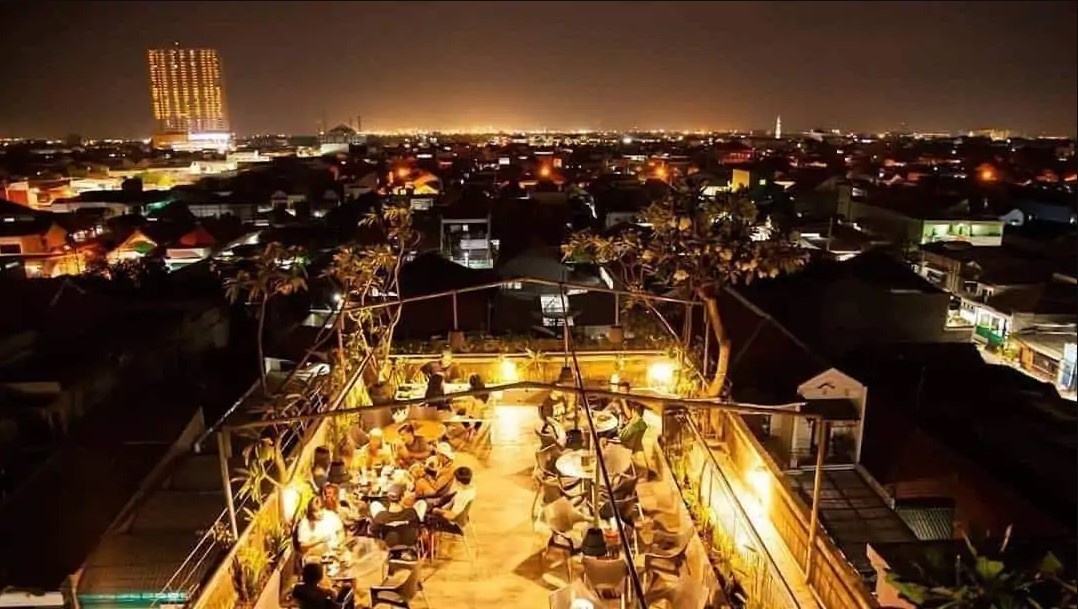 Tempat Hangout Malam Hari yang Tidak Terlalu Ramai di Surabaya