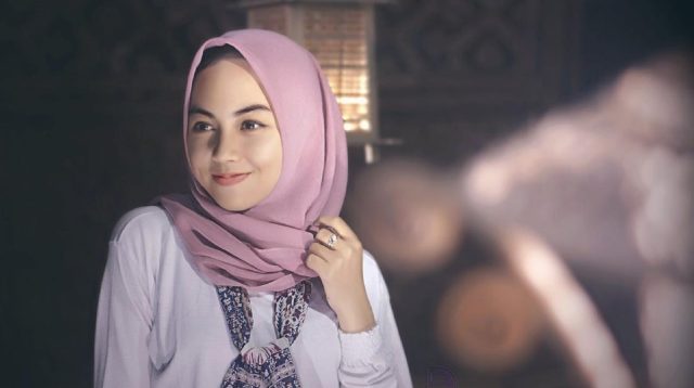 Cara Mengatasi Rambut Tipis yang Mudah Lepek Saat Berhijab Cara Mengatasi Rambut Tipis yang Mudah Lepek Saat Berhijab