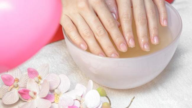 Penyebab Kuku Kuning dan Cara Mengatasinya Secara Alami