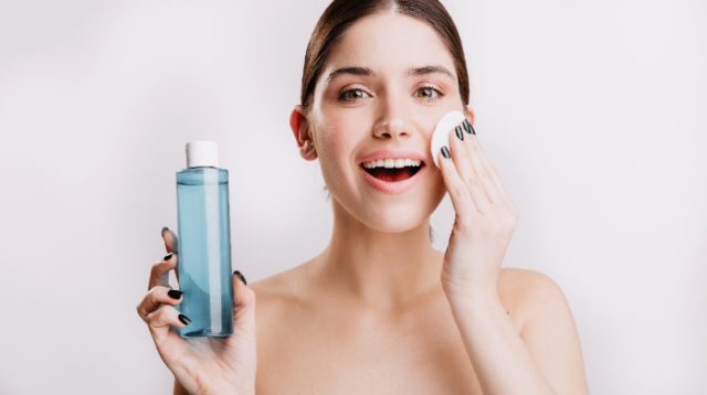 10 Produk Exfoliating Toner Terbaik 2026