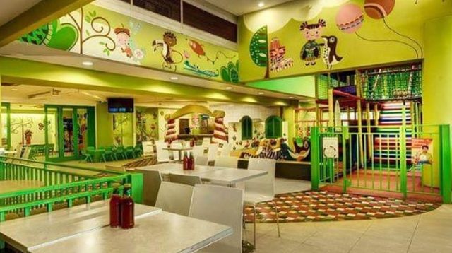 Rekomendasi Cafe Ramah Anak di Jakarta dengan Playground Luas