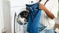 10 Cara Mencuci Jeans agar Warnanya Tidak Cepat Pudar